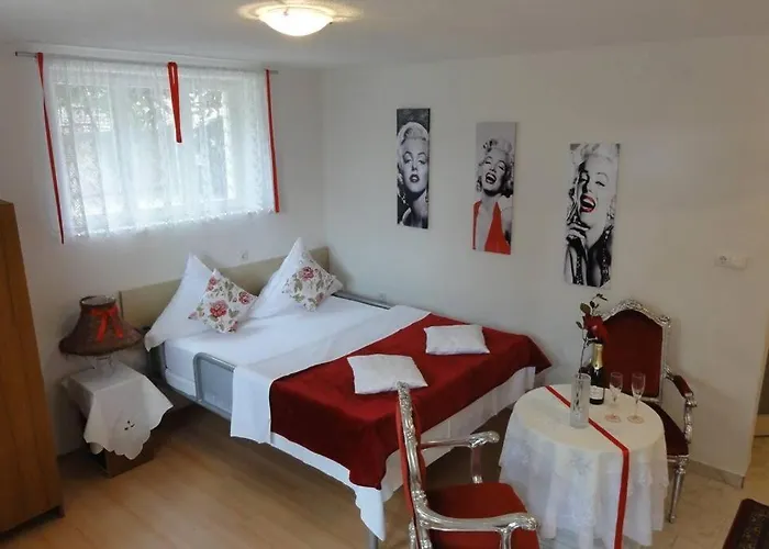 Croatia Borik Paar Garden View Number 1 * Zara