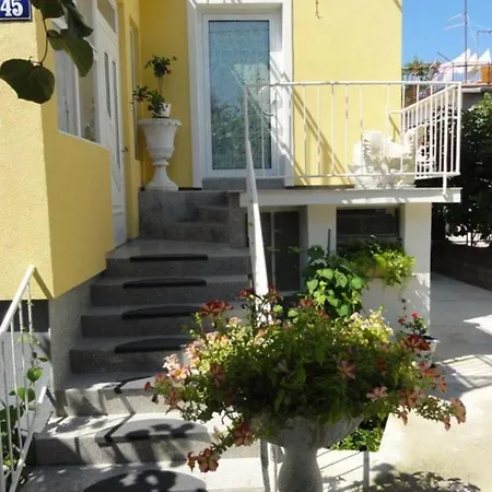 Croatia Borik Paar Garden View Number 1 דירה זאדאר