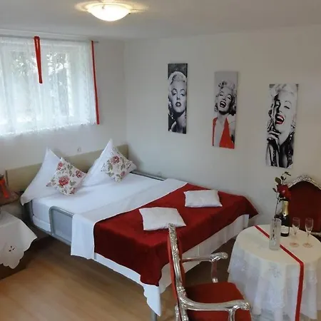 Croatia Borik Paar Garden View Number 1 * זאדאר