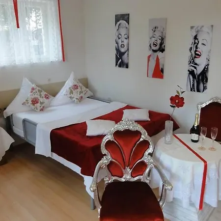 Croatia Borik Paar Garden View Number 1 *