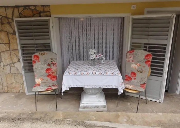 Croatia Borik Paar Garden View Number 1 Apartment