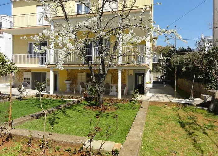 Croatia Borik Paar Garden View Number 1 *